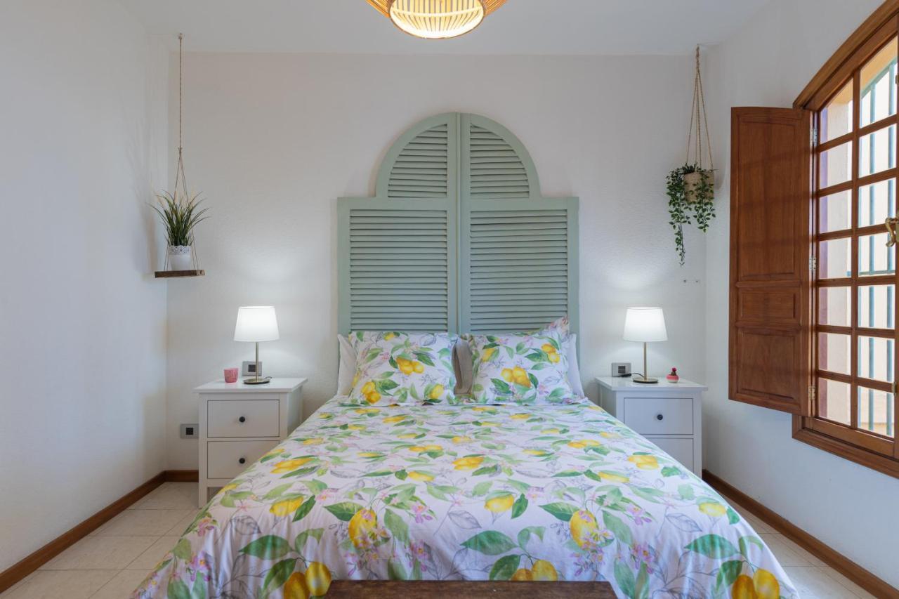 The Yellow House - Solarium - Climatized Pool Gáldar Exterior photo